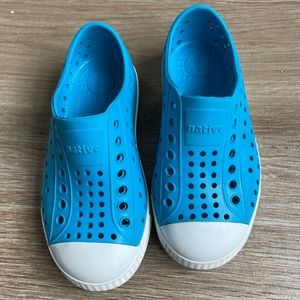 Native shoes size c9